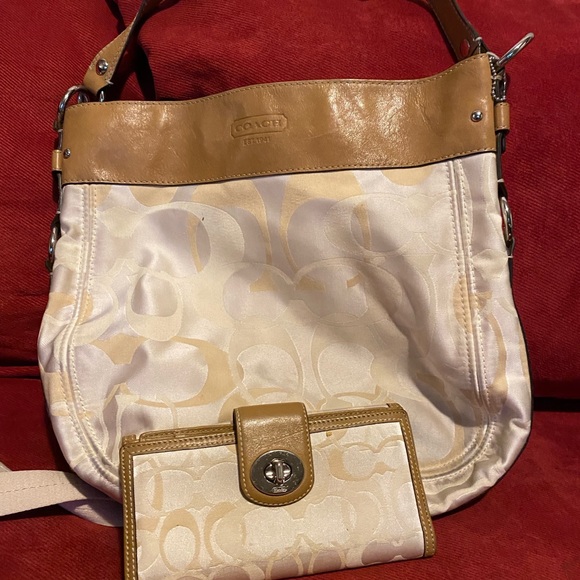 Cream and Tan coach bag with matching wallet - Picture 10 of 10
